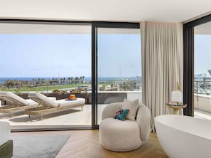 Egyptian cotton sheets, premium bedding, down comforters - SLS Barcelona (Sant Adria de Besos)