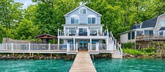 Lakefront | Hot Tub | 10 Guest | Dock + Kayaks