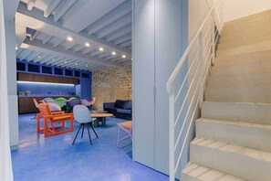 Interior - Les Halles - Luxurious & colorful 5BD for 16 guest (Paris)