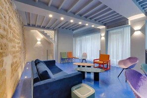 Interior - Les Halles - Luxurious & colorful 5BD for 16 guest (Paris)