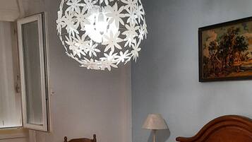 2 chambres, fer et planche Ă repasser, Wi-Fi, draps fournis