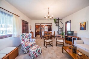 TV - Athena: Scenic Villa near the Sea (Sani)