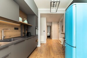 Frigorifero, microonde, forno, macchina per tè/caffè