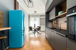 Frigorifero, microonde, forno, macchina per tè/caffè