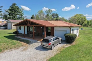 Exterior - Cozy and comfy Golf Course Cottage (French Lick)