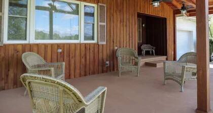 Cozy and comfy Golf Course Cottage