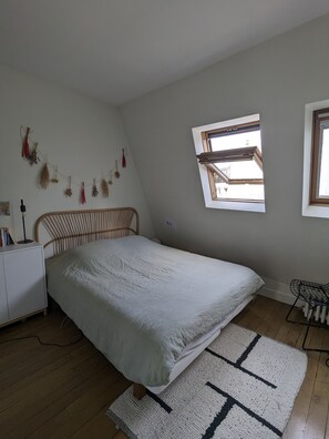 2 室のベッドルーム、アイロン / アイロン台、WiFi、ベッドシーツ