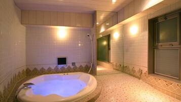 Double Room | Bathroom | Hair dryer, slippers, bidet