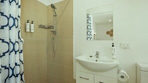 Shower - Stellar Residence #3 (Adelaide)