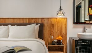 Premier tweepersoonskamer, 1 queensize bed, uitzicht op park (with Onsen) | Hypoallergeen beddengoed, een minibar, een bureau, een laptopwerkplek