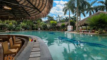 2 piscinas al aire libre