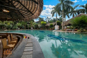 2 utendørsbassenger