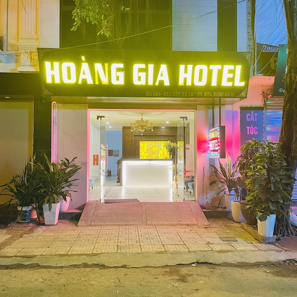 Front of property - Hoang Gia Hotel (Hanoi)