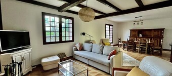 Village Center House, 15 minutes from the Beach and Close to the Rivers