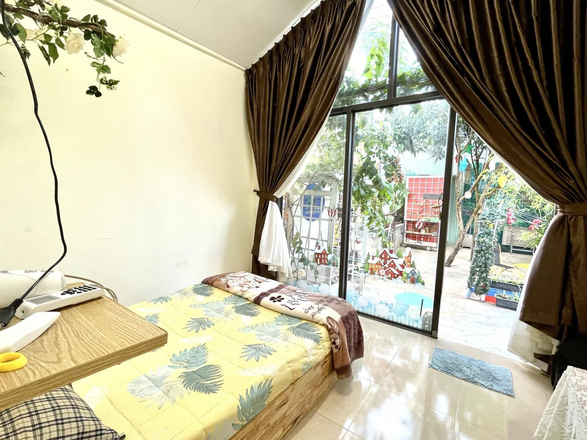 Habitación básica doble | Cortinas blackout, tabla de planchar con plancha y wifi gratis 