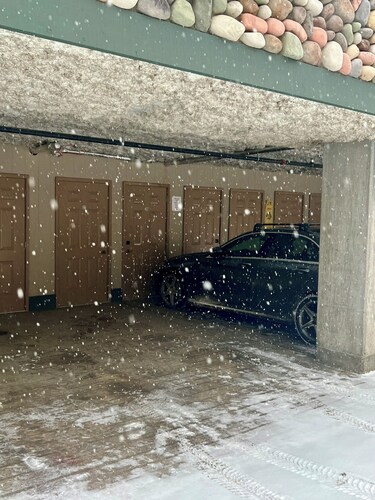 SKI in SKI OUT Super Cosy but Spacious Townhouse in TreeTops!