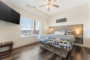 9 slaapkamers, een strijkplank/strijkijzer, reisbedje, wifi