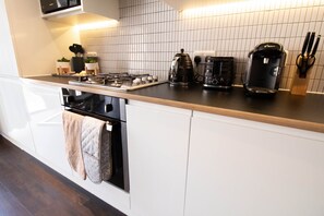 Fridge, microwave, oven, stovetop