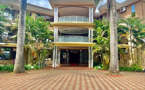 Front of property - Nejobugg palace hotel (Arusha)