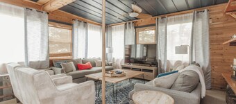 Private pool, game room, fire pit, near downtown