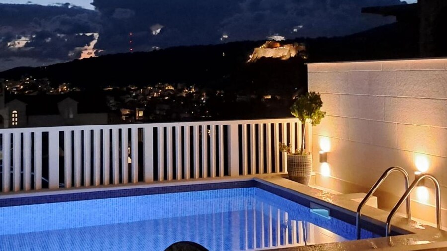 Apartments Trogrlić