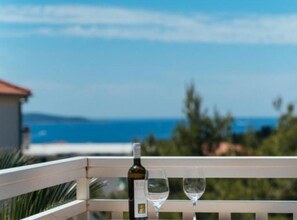 Apartment (Two-Bedroom Apartment with Balcony an) | Terrace/patio - Apartments Trogrlić (Hvar)
