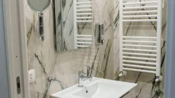Doccia, asciugacapelli, bidet, asciugamani