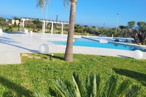 Pool - My Place - Double deluxe (Carini)