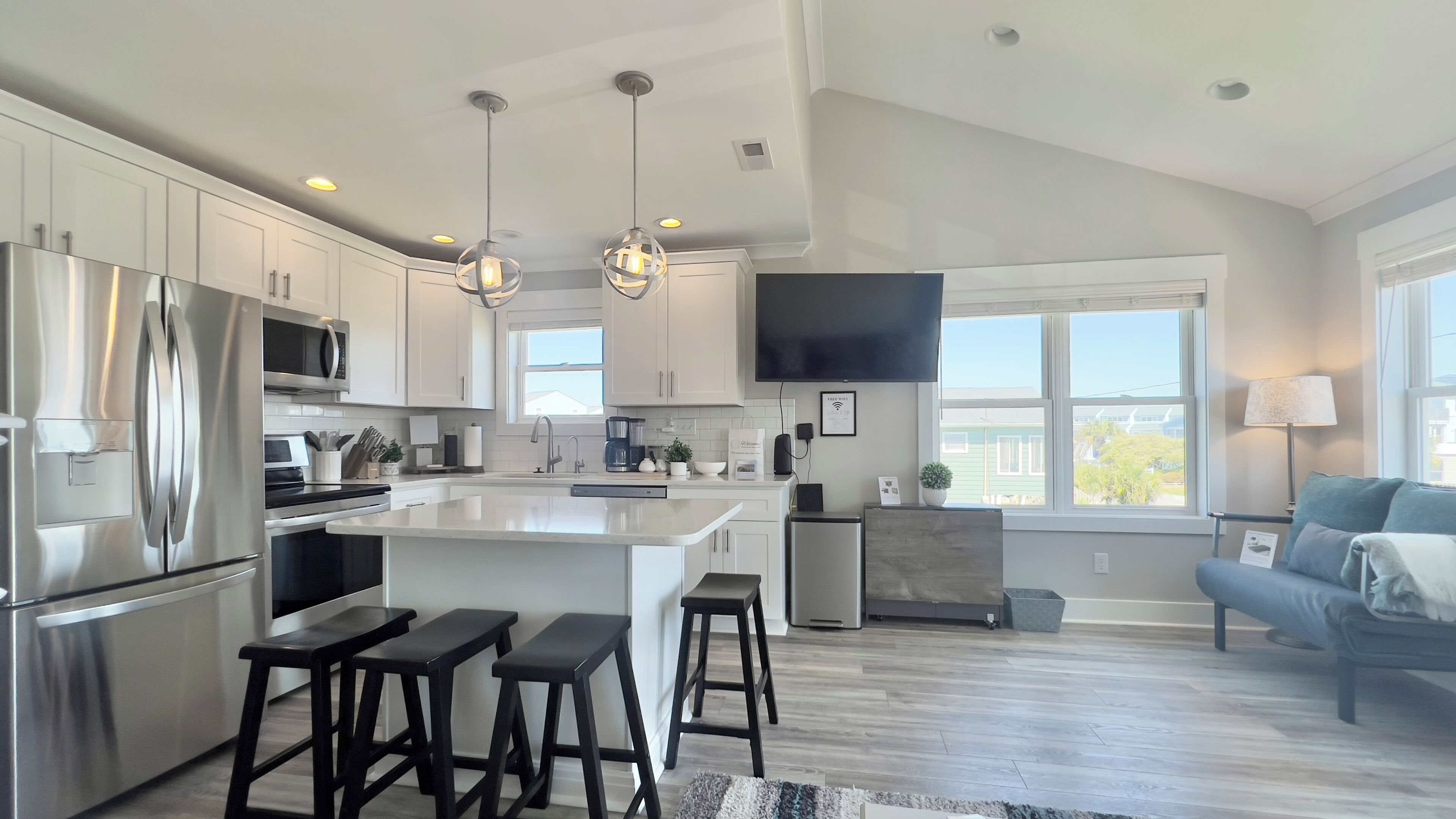 冰箱、微波炉、烤箱、炉灶