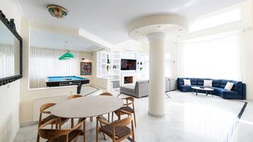 Superior Villa | 6 bedrooms, Egyptian cotton sheets, premium bedding, memory foam beds
