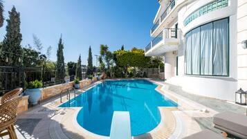 Superior Villa | 6 bedrooms, Egyptian cotton sheets, premium bedding, memory foam beds