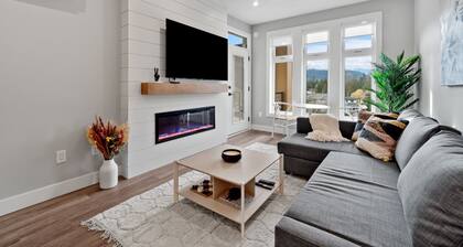 New Mountain View 1BR + Den