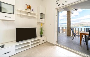 Interior - Amazing home in Karin (Karin)