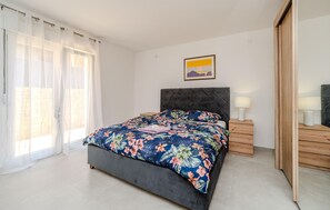 7 bedrooms, in-room safe, travel crib, free WiFi