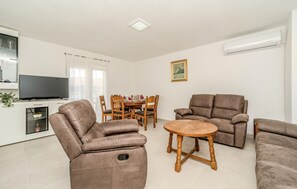 Smart TV - Awesome home in Karin (Karin)