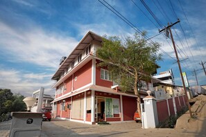 Front of property - Hillside Hideaway (Gudalur)