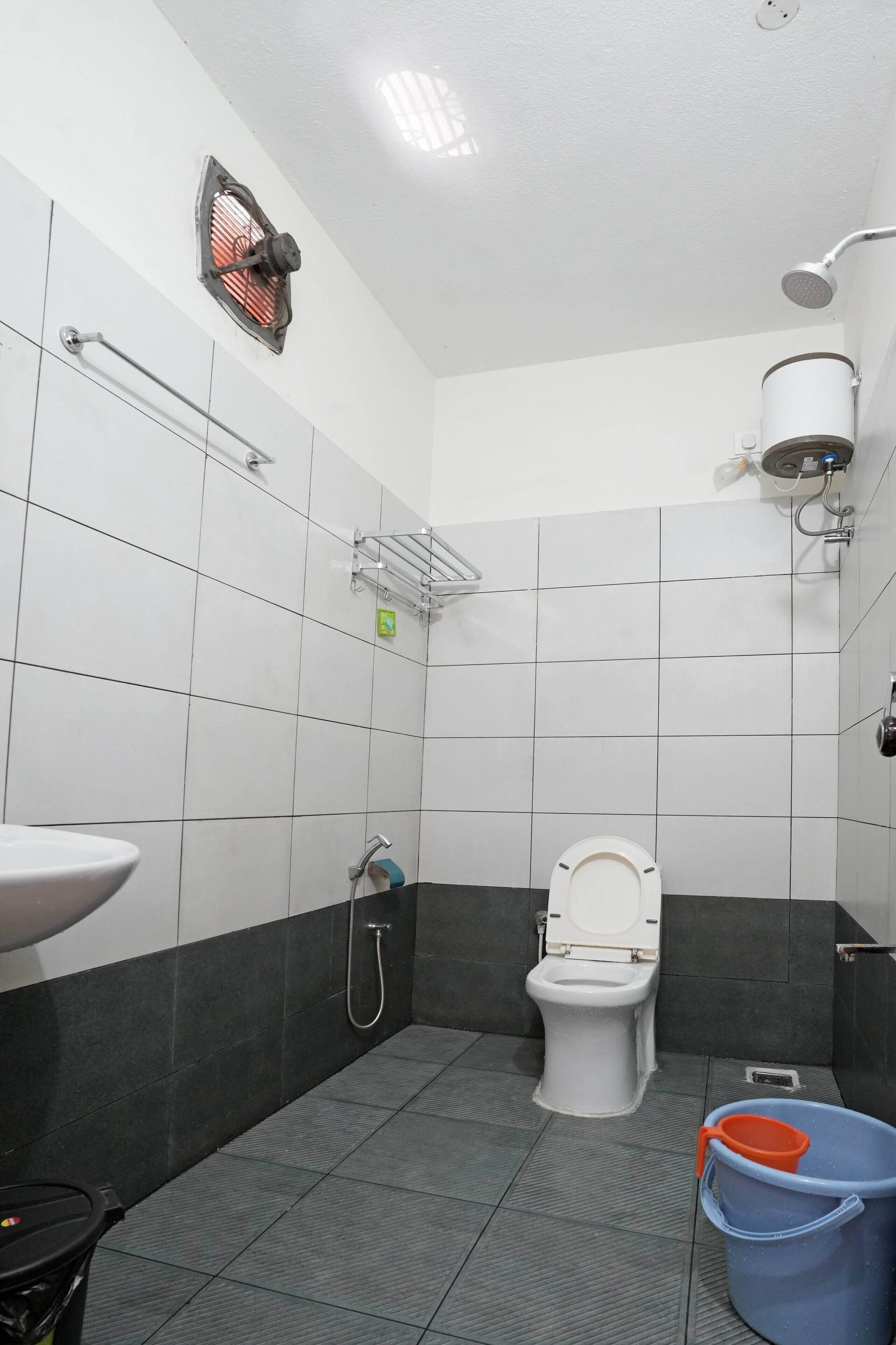 Shower, towels