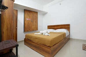 Free WiFi, bed sheets - Hillside Hideaway (Gudalur)
