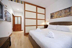 2 chambres, fer et planche à repasser, Wi-Fi gratuit, draps fournis