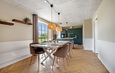 Awesome home in Hovborg with kitchen