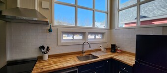 Cottage in Private Village On VT-100 (5-min to Mount Snow)