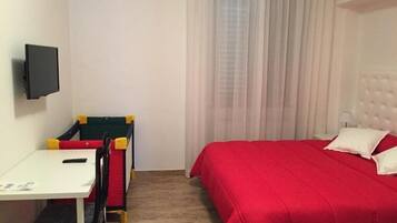 1 bedroom, iron/ironing board, free WiFi, bed sheets