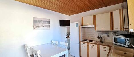 Microondas, horno y parrilla de estufa