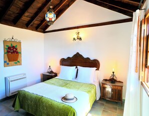 2 soverom, safe på rommet, skrivebord og strykejern/-brett