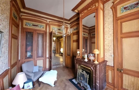 Interni. Chambre D'hote Dans une Villa 1900, une Immersion Dans la Culture Française. 2