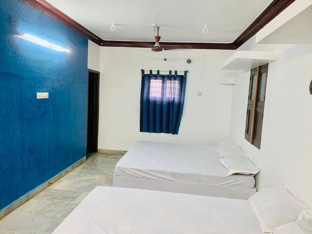 5 bedrooms, free WiFi, bed sheets, wheelchair access