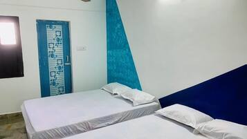 5 bedrooms, free WiFi, bed sheets, wheelchair access