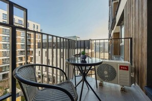 Outdoor dining - Domaniewska 47A | Modern Studio | Parking (Warszawa)