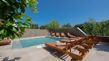 Udendørs pool, opvarmet pool