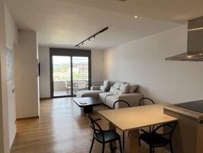 Smart-TV og stereoanlegg